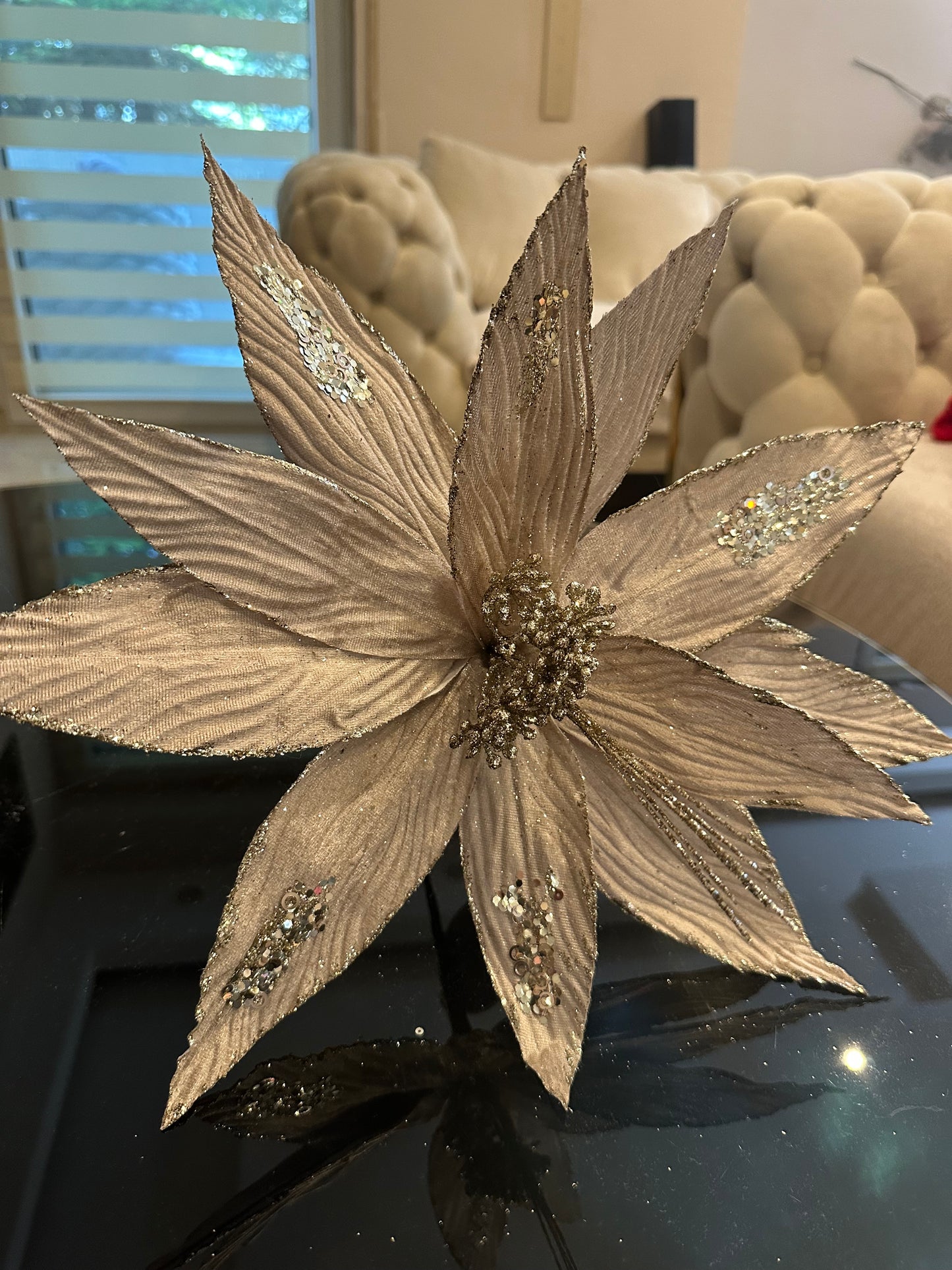 Goldline- Weihnachtsstern Blume beige-gold mit Glitzer und Stäbe 40cm
