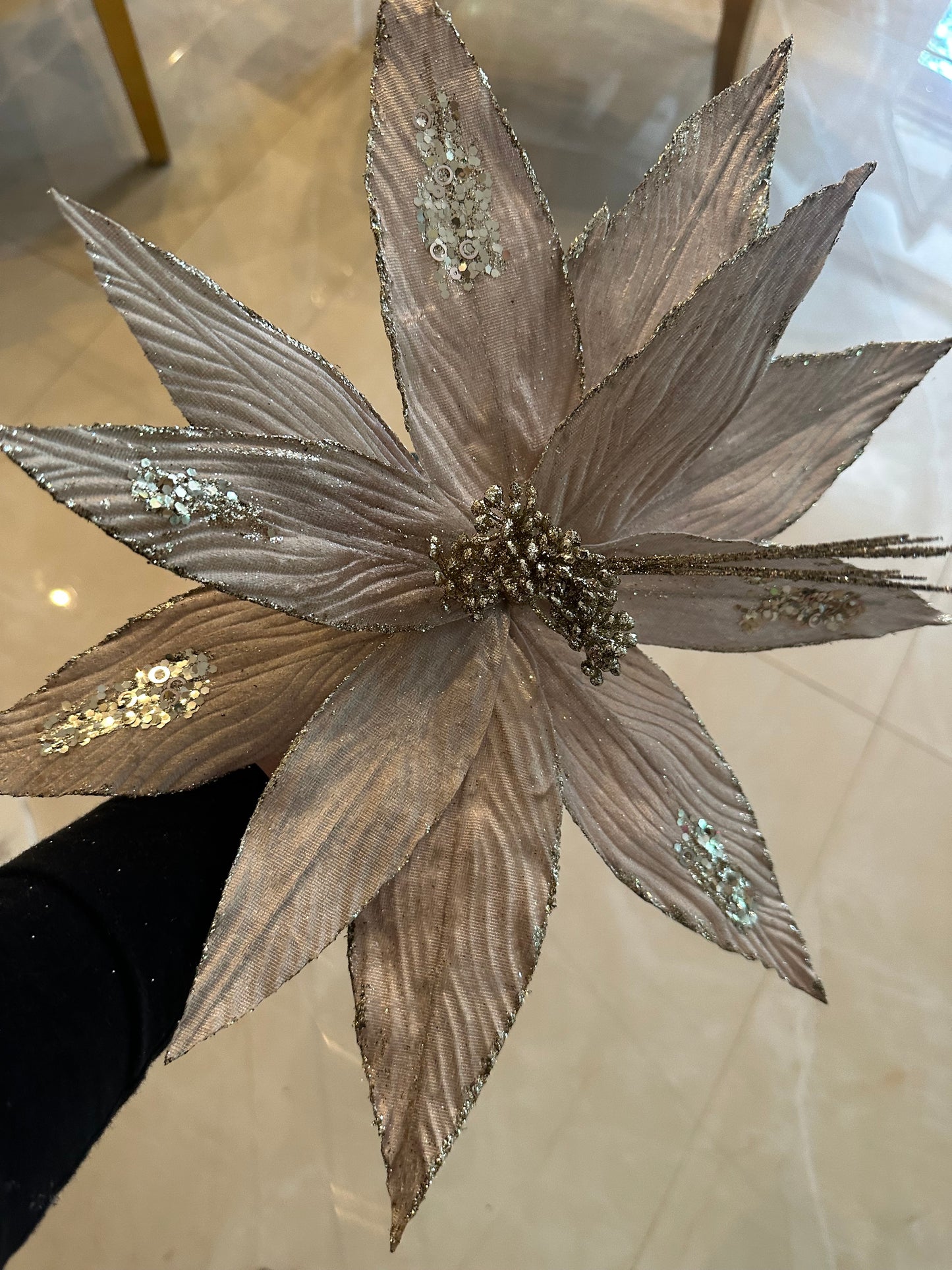 Goldline- Weihnachtsstern Blume beige-gold mit Glitzer und Stäbe 40cm