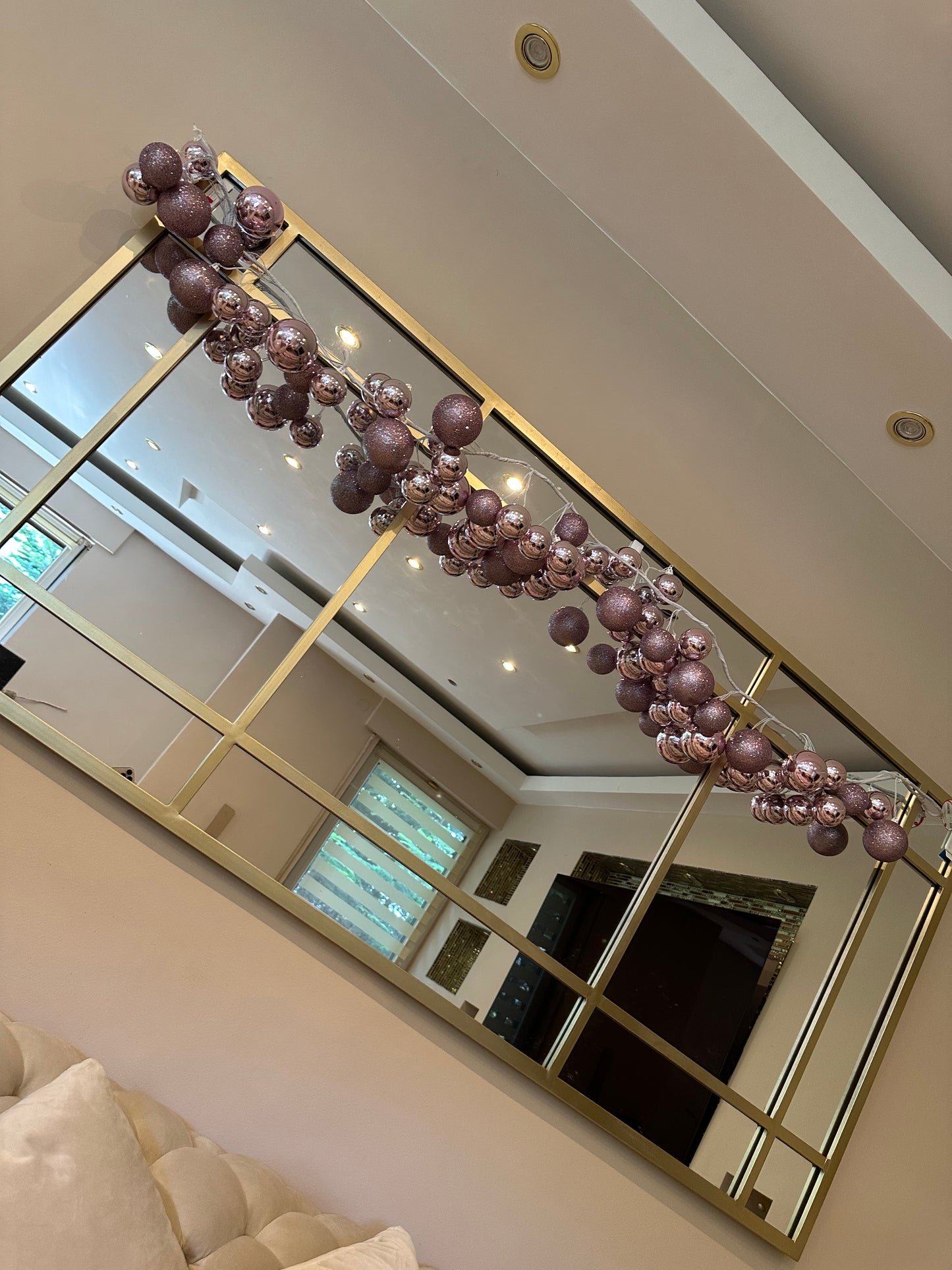 Goldline- Weihnachts Girlande rosa mit 55 Kugeln 180cm