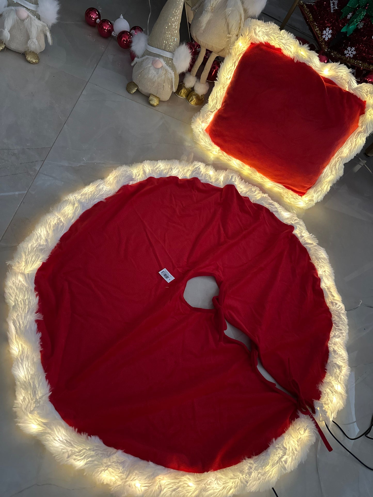Goldline- Weihnachts LED Baumrock Samt rot weiß 90cm USB Anschluss