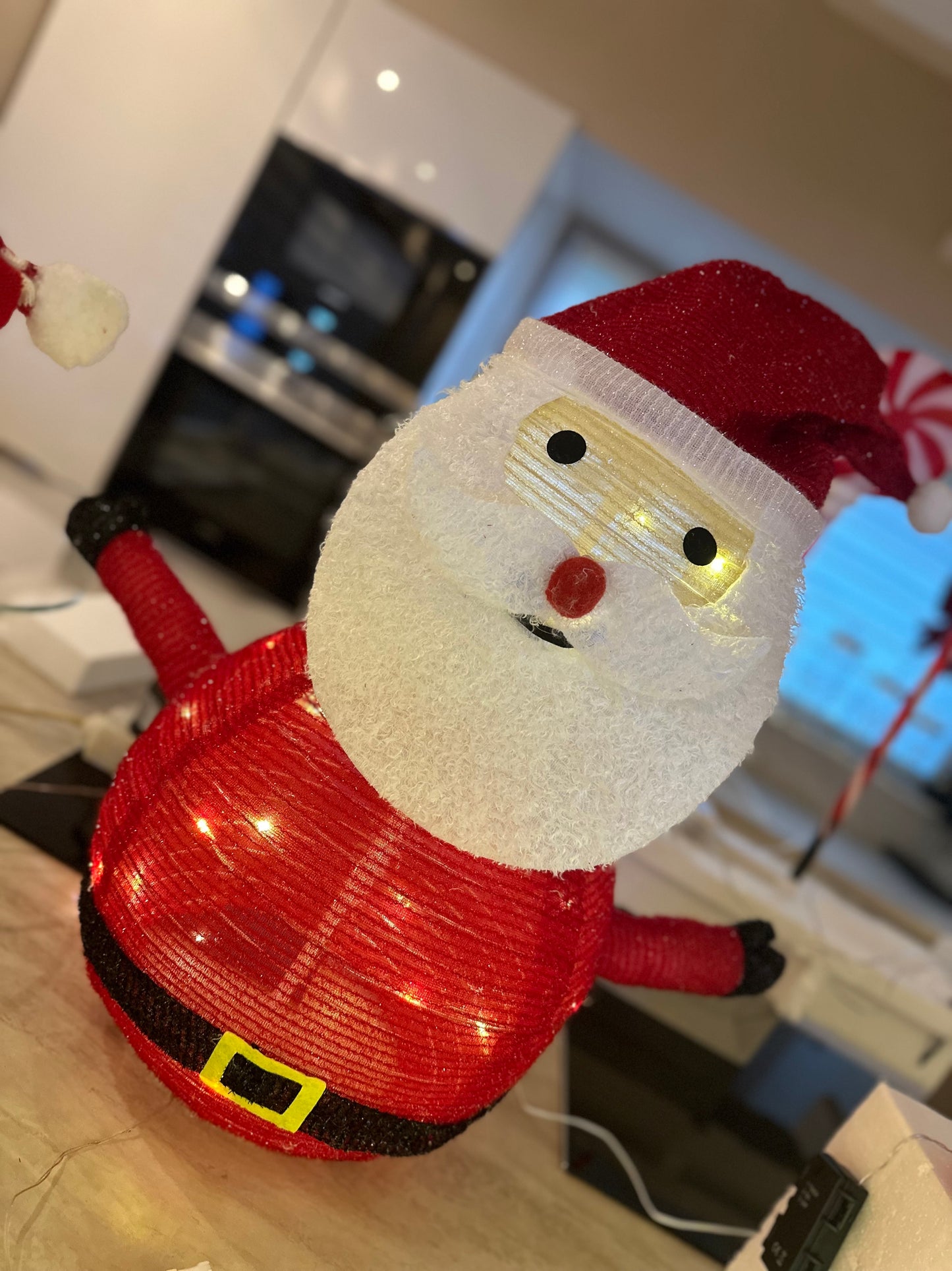 Goldline- Weihnachtsmann mit Beleuchtung 30 LED 68cm rot-weiß Indoor & Outdoor