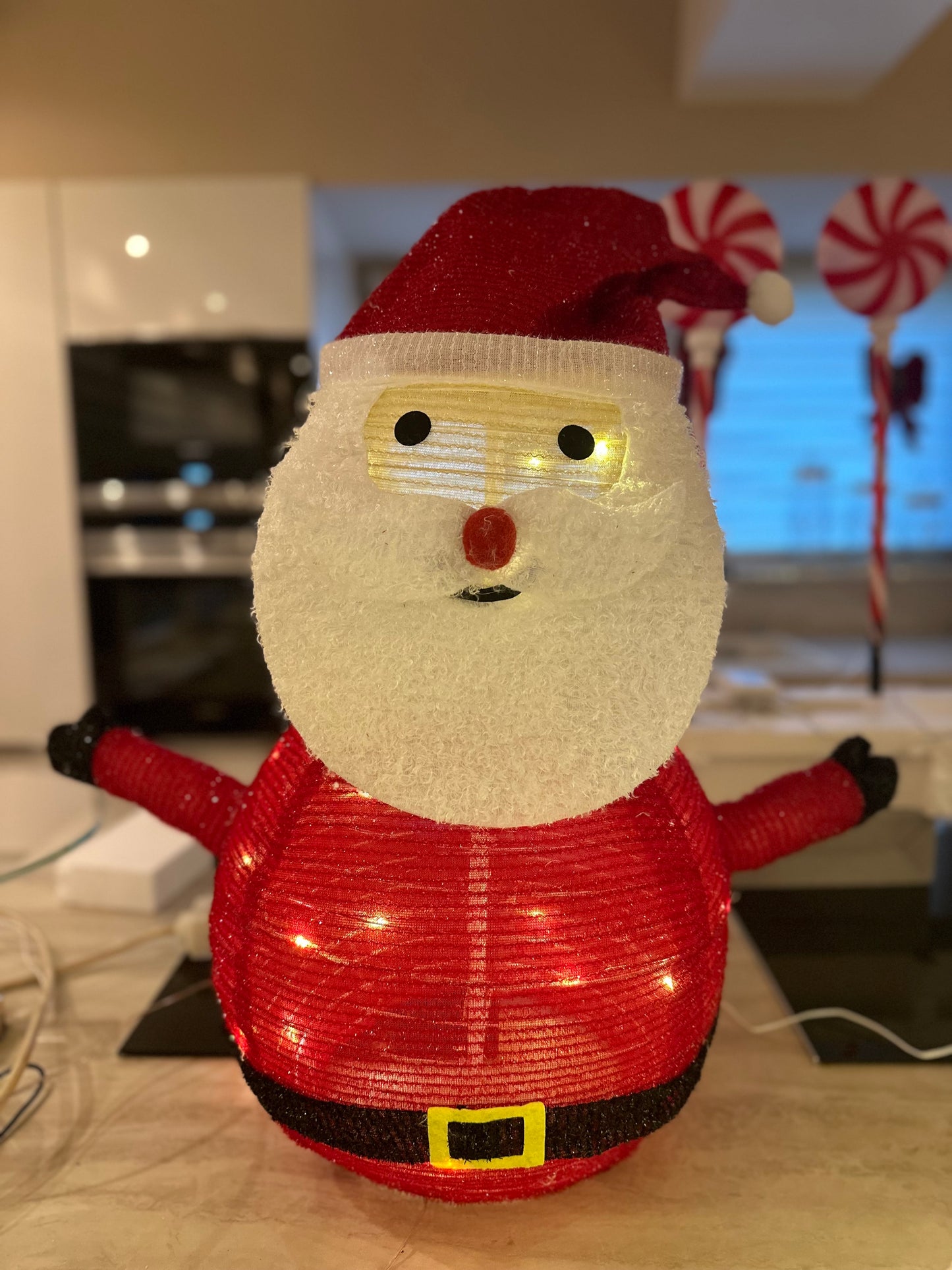 Goldline- Weihnachtsmann mit Beleuchtung 30 LED 68cm rot-weiß Indoor & Outdoor