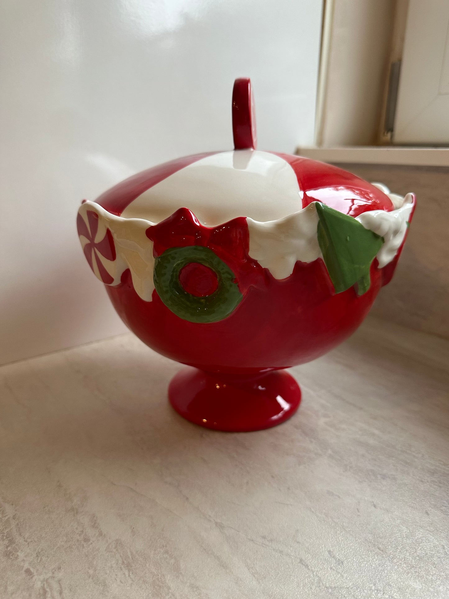 Goldline- Candy XL Schale/Aufbewahrung mit Deckel Lebkuchen und Candy Details 22xm x 24cm Keramik
