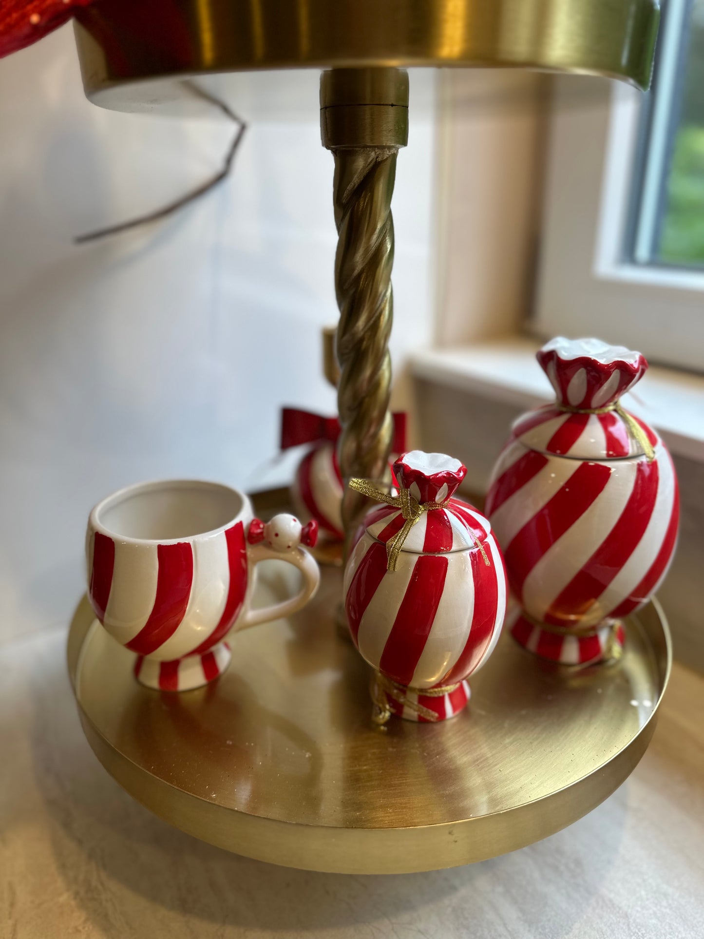 Goldline- Candy Tasse in rot-weiß aus Keramik, 13cm x 9cm x 10cm