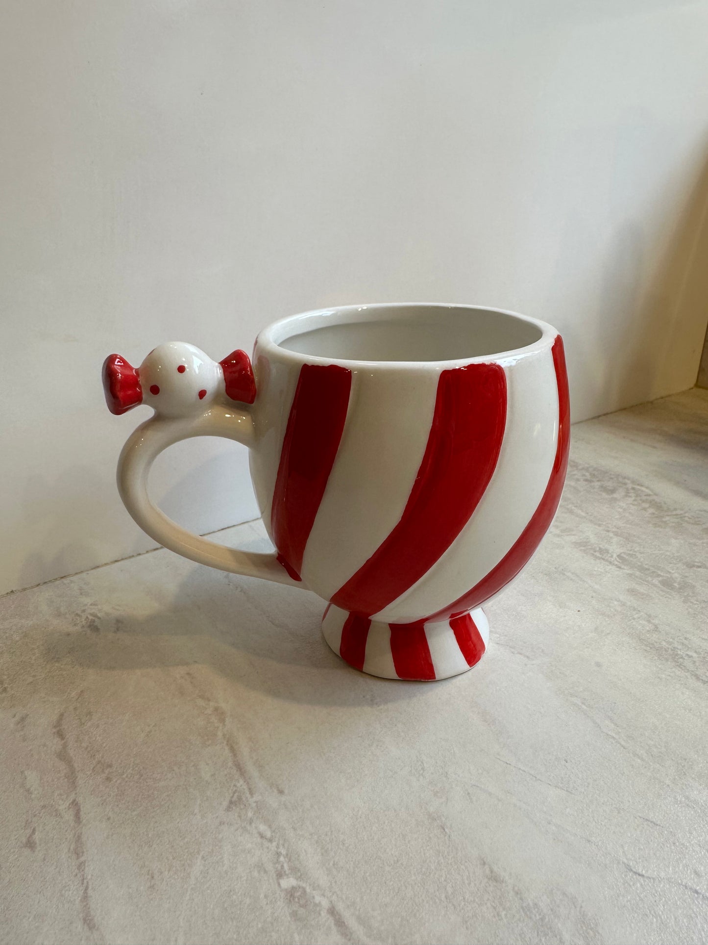 Goldline- Candy Tasse in rot-weiß aus Keramik, 13cm x 9cm x 10cm