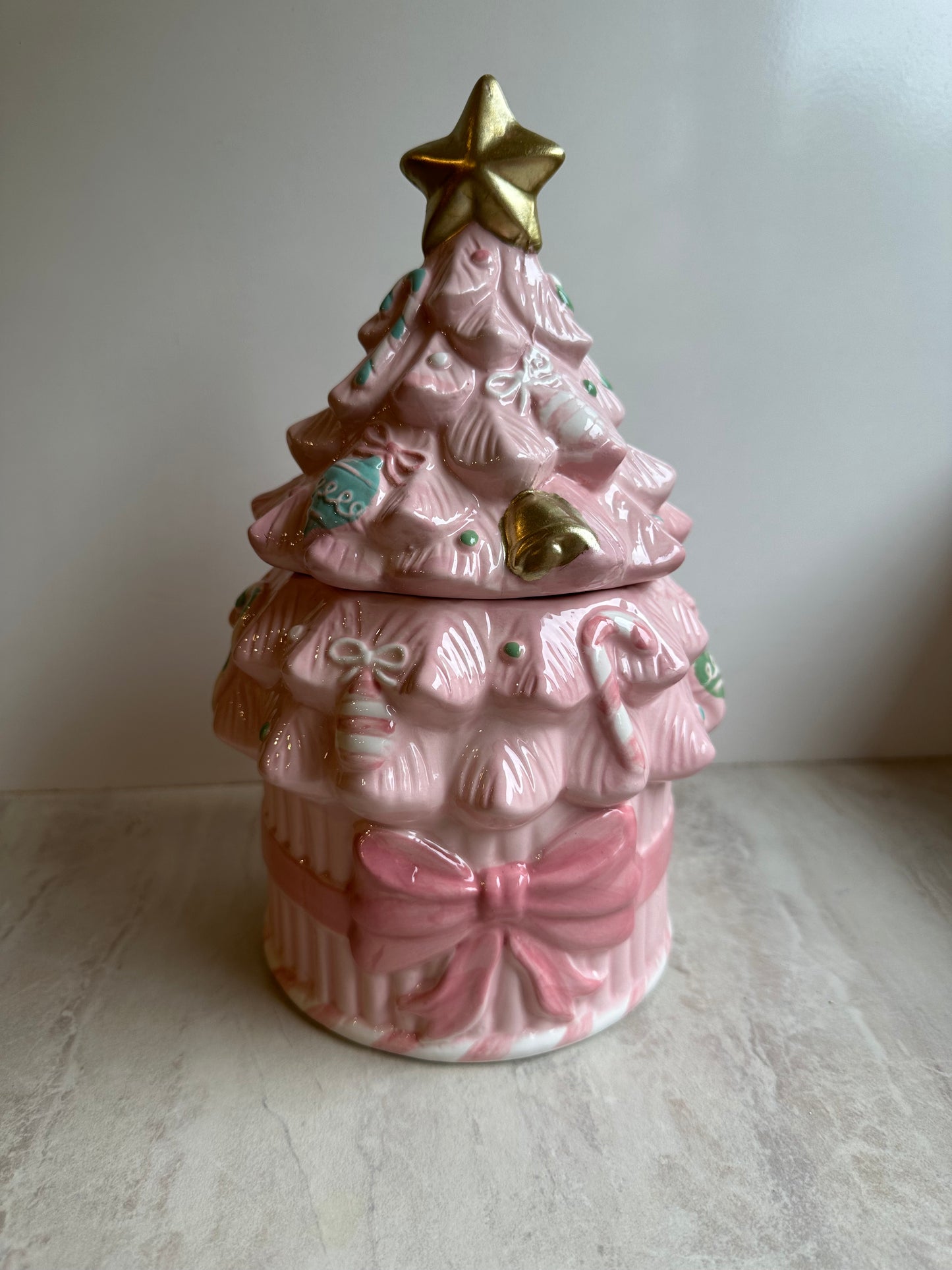 Goldline- Candy Pastell Keksdose rosa mit Gold und Pastell Details aus Keramik, 16,5cm x 17cm x 27cm