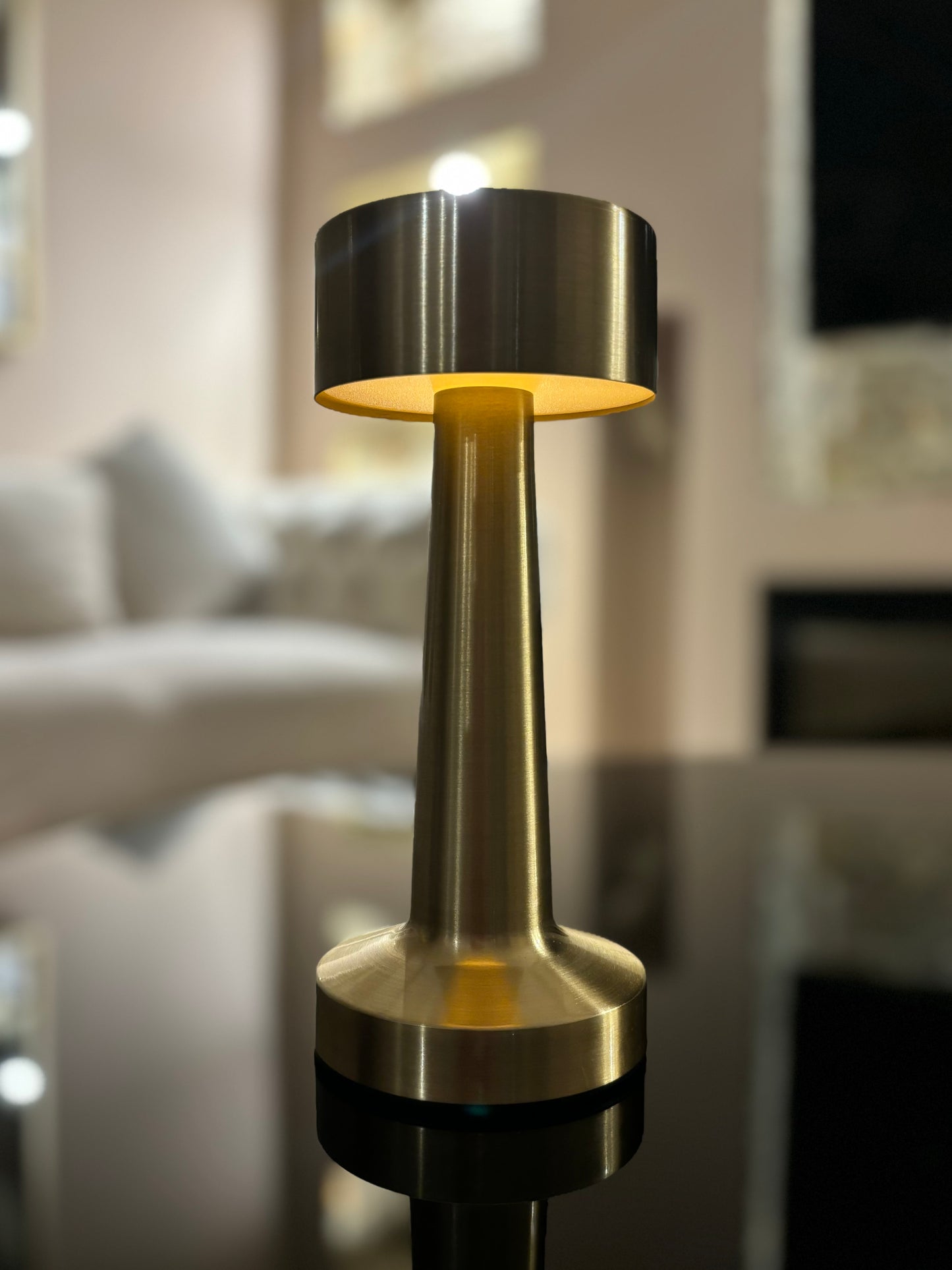 Goldline-LED Tischlampe gold Flach Design