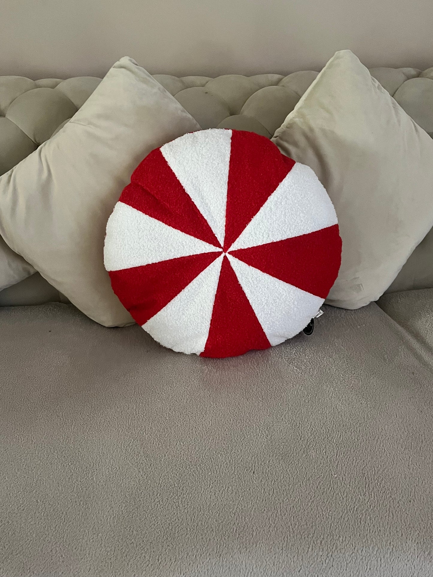 Goldline- Weihnachts Bonbon Kissen in Candy Optik, Teddy und Samt Stoff 38 x 38 cm