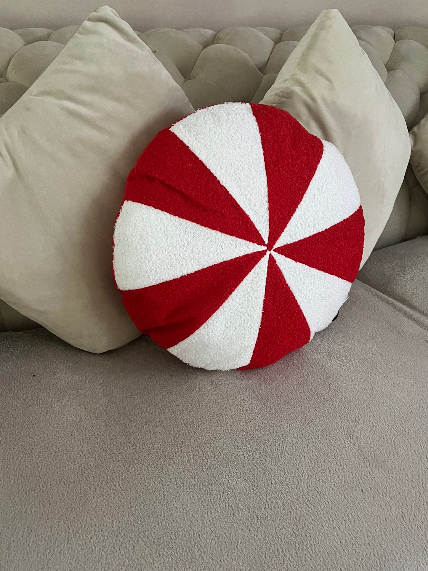 Goldline- Weihnachts Bonbon Kissen in Candy Optik, Teddy und Samt Stoff 38 x 38 cm