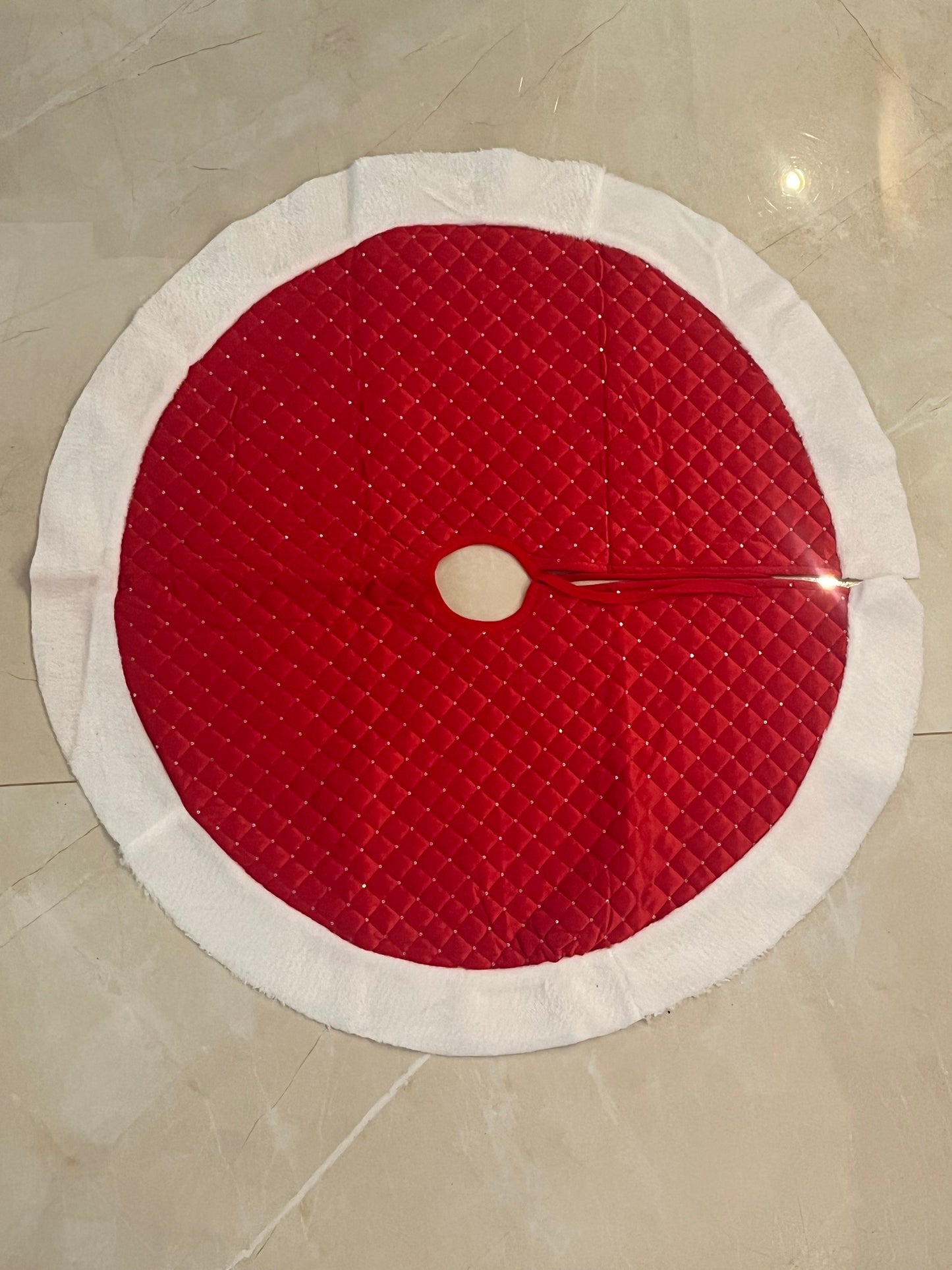 Goldline- Weihnachts Deko-Set: Tischläufer, Baumrock, Kissen und Kaminsocke (Tischläufer: 180 x 32 cm , Baumrock: 90 cm, Kissen: 45 x 45 cm  und Kaminsocke: 49 cm)