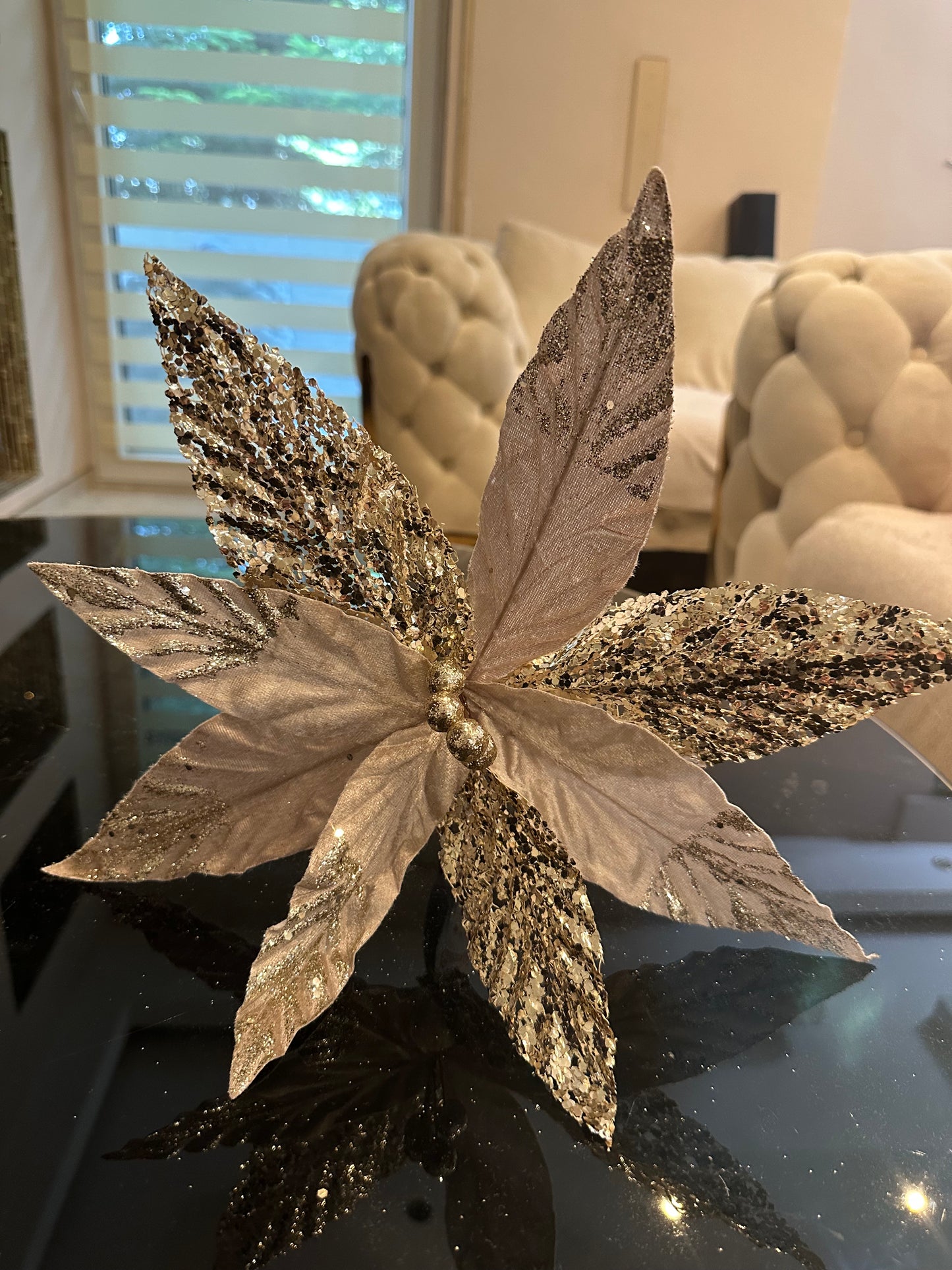 Goldline- Weihnachtsstern Blume beige mit Glitzer und goldenen Blättern 40cm