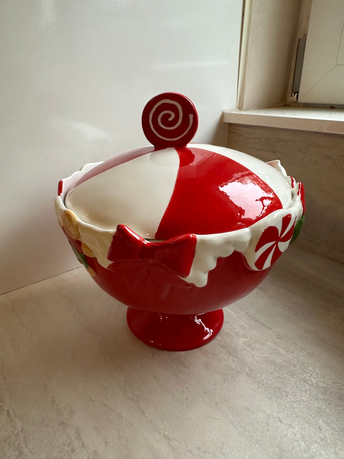 Goldline- Candy XL Schale/Aufbewahrung mit Deckel  Lebkuchen und Candy Details 22xm x 24cm Keramik