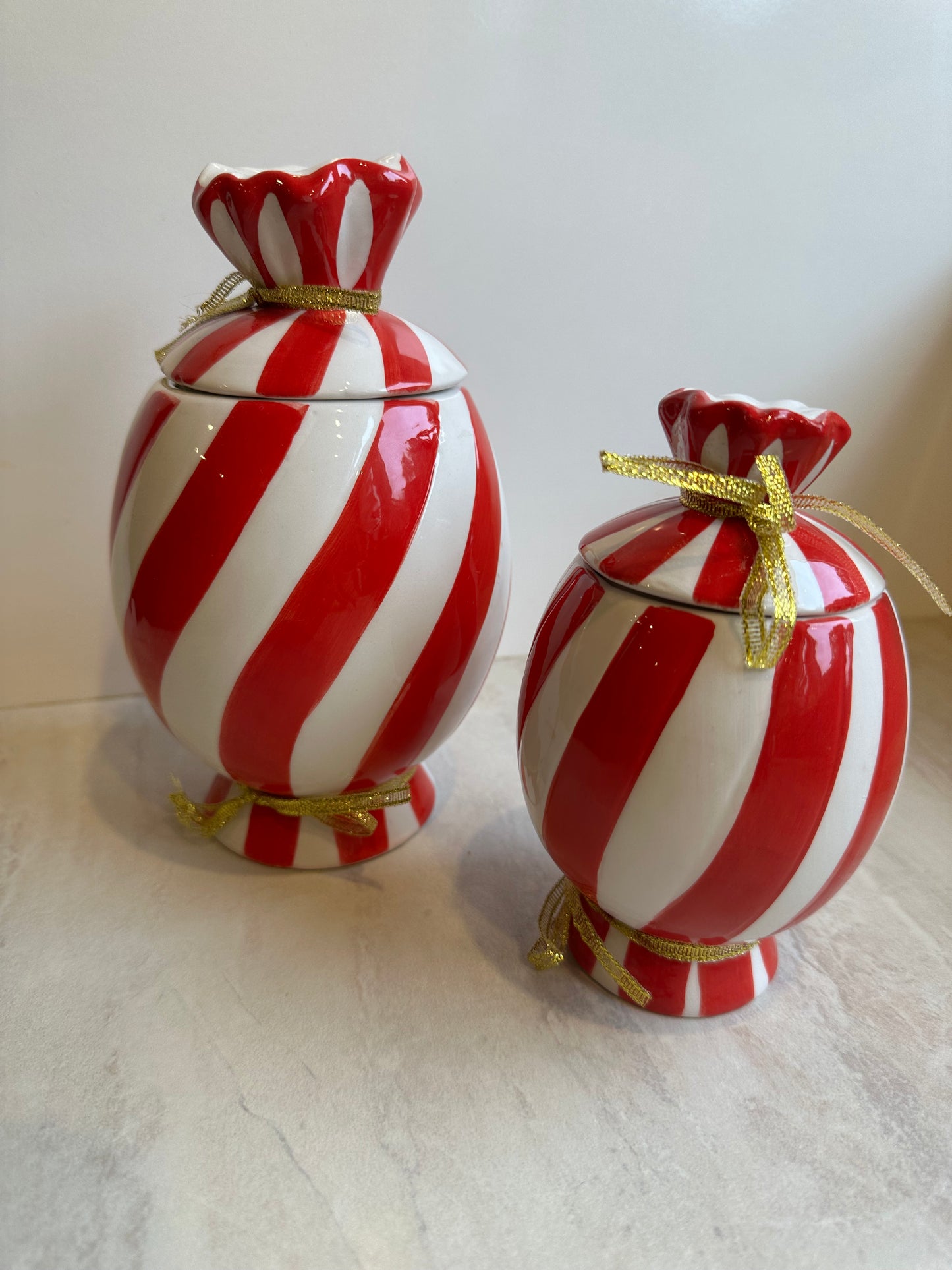 Goldline- Candy Bonbon Keksdosen rot-weiß 2er Set in 11cm x 11cm x 18cm und 9cm x 9cm  x 14cm