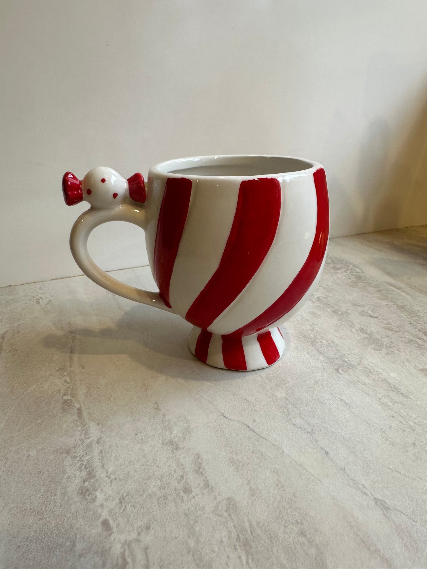 Goldline- Candy Tasse in rot-weiß aus Keramik, 13cm x 9cm x 10cm