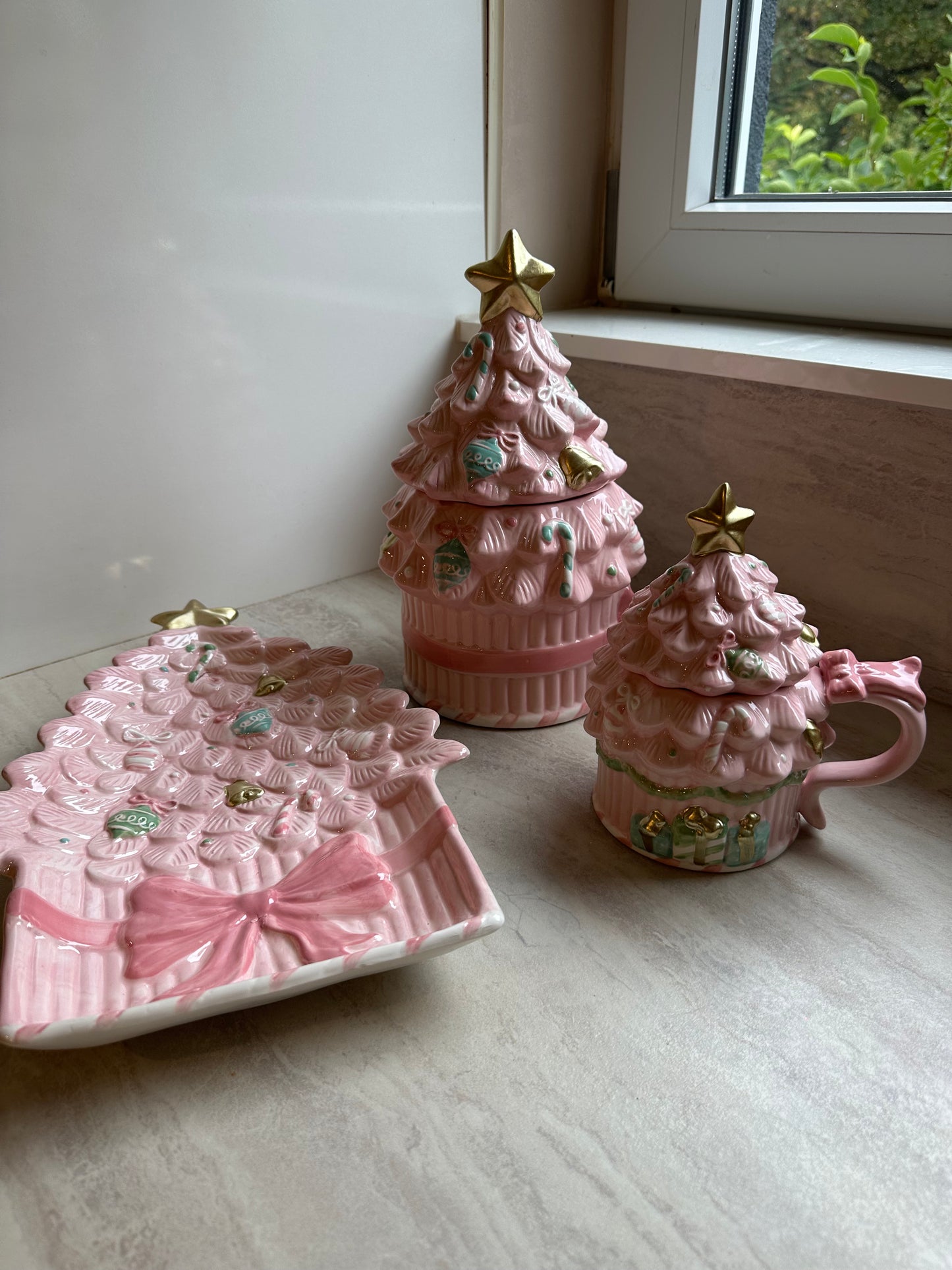Goldline- Candy Pastell Keksdose rosa mit Gold und Pastell Details aus Keramik, 16,5cm x 17cm x 27cm