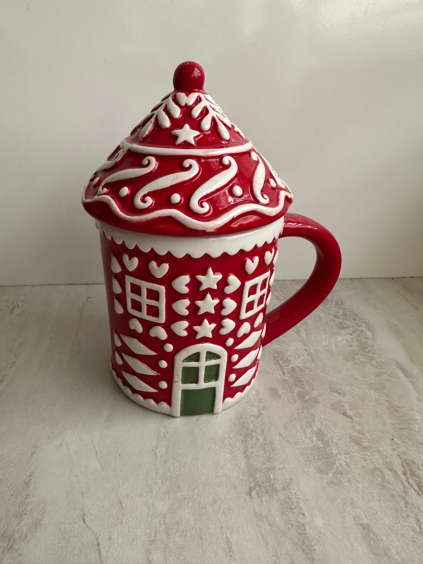 Goldline- Keksdosen/Aufbewahrung, Tasse rot weiß, Keramik, 4 Varianten, Stiefel: 23cm x 15cm x 28cm, Weihnachtsmann: 21cm x 16cm x 24cm, Geschenk: 21cm x 15cm x 18cm, Tasse mit Deckel: 14cm x 10cm x 15cm