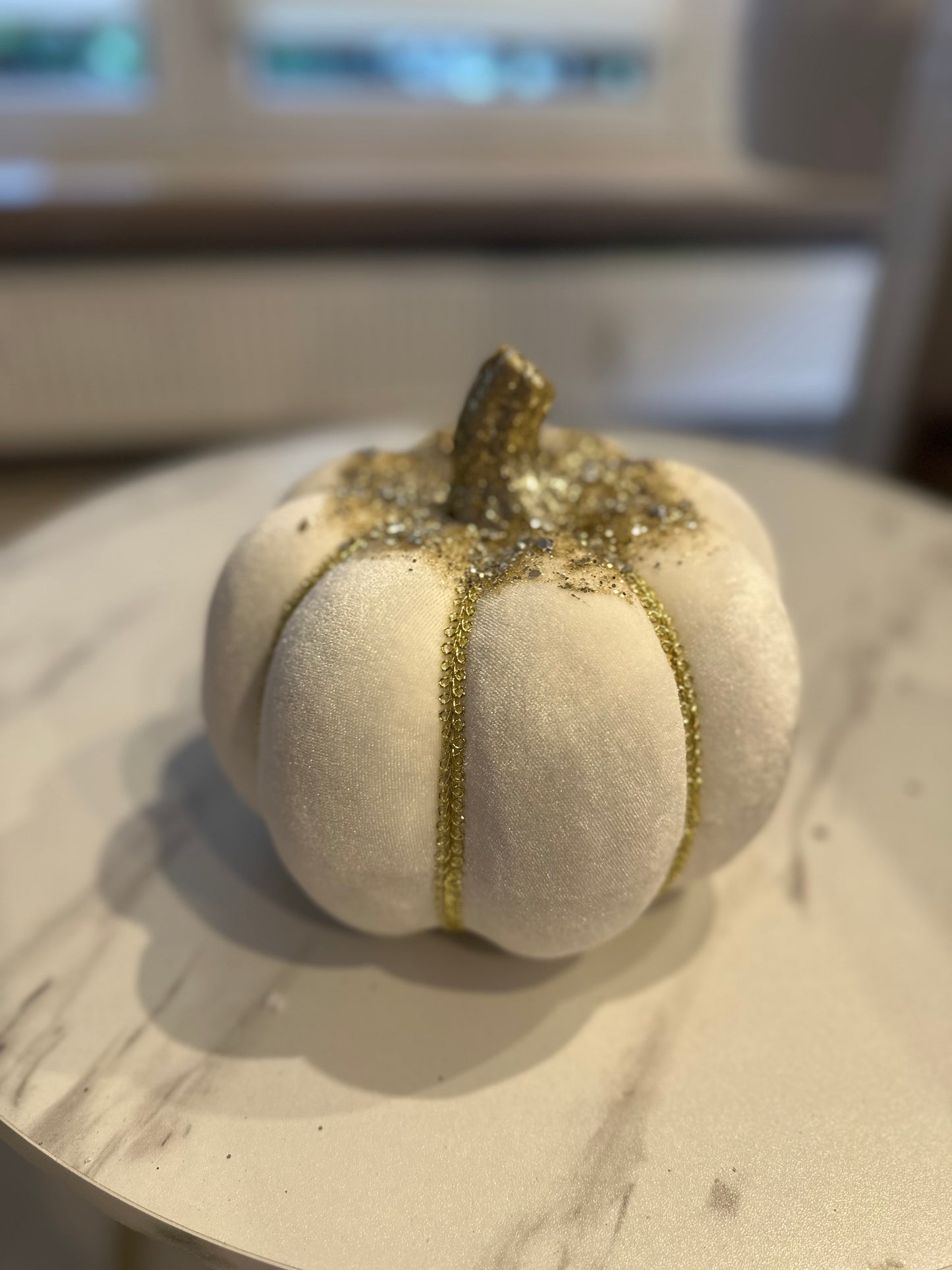 Goldline- Deko Kürbis Weiß Gold mit Glitzer aus Samt, 20 cm