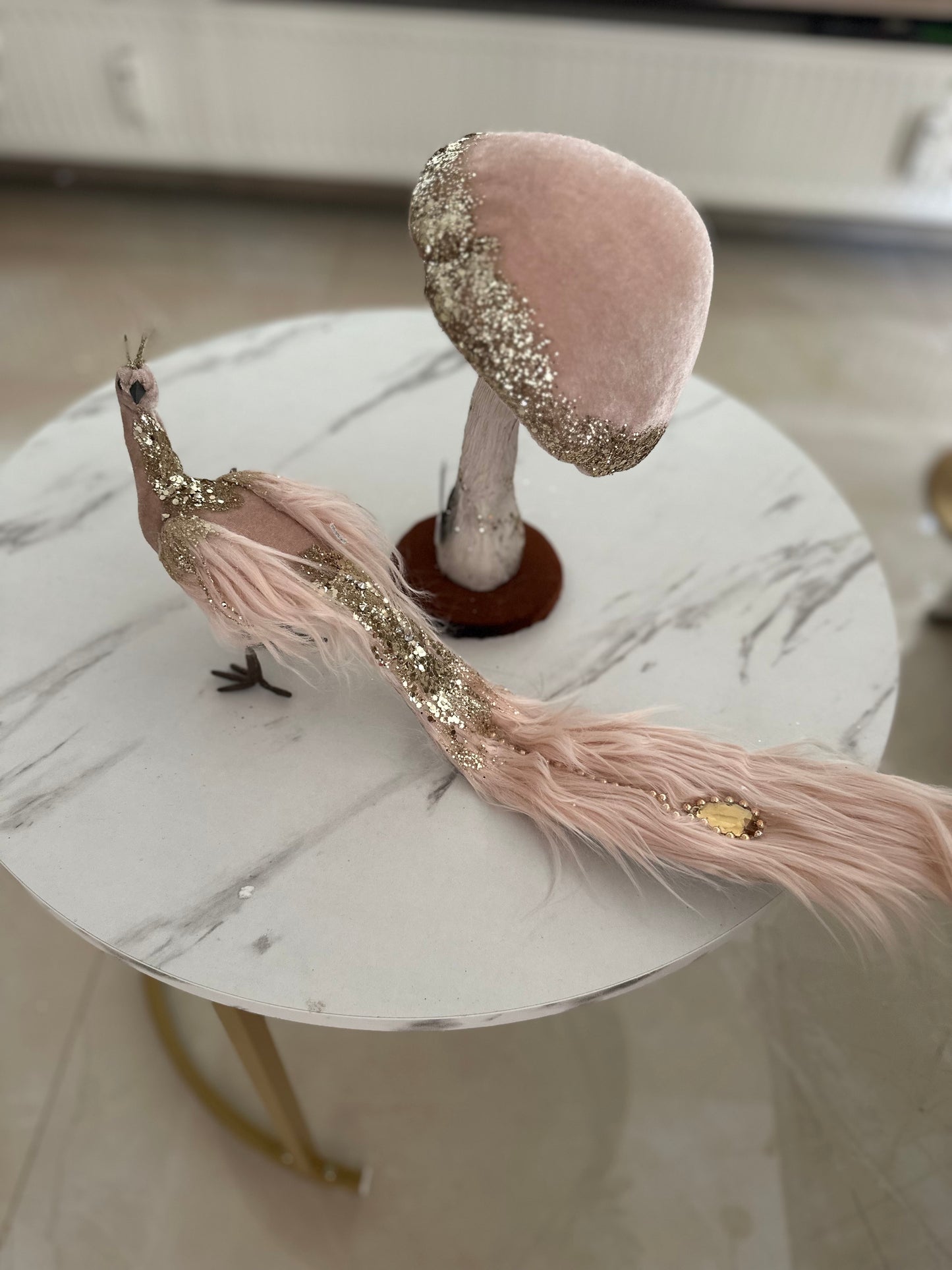 Goldline- Deko Vogel aus Samt in Hellrosa mit Kunstfell und Glitzer, 19 x 14 x 45 cm