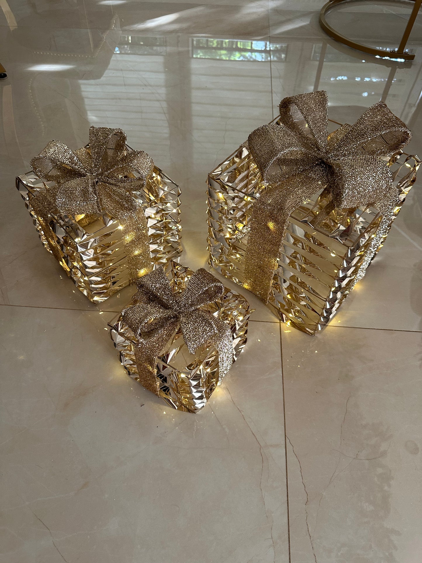 Goldline- 3er Geschenke Set in Gold mit Glitzer und LED Beleuchtung (15 cm, 20 cm , 25 cm)